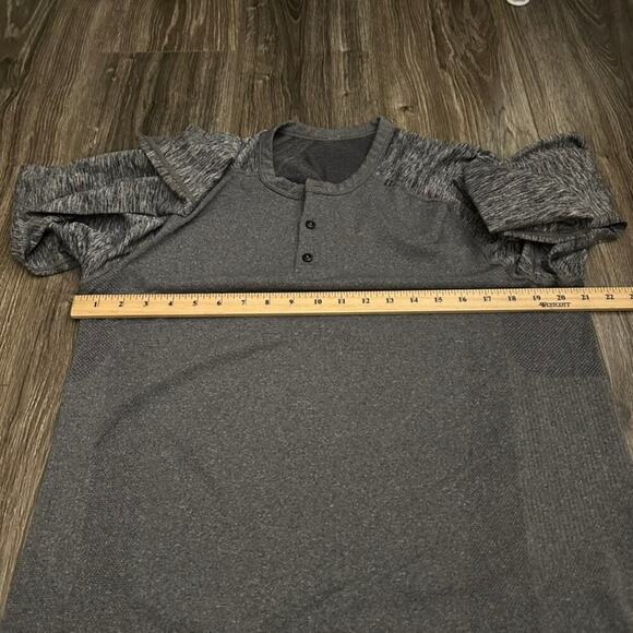 Lululemon Metal Vent Tech Long Sleeve Henley size Large - Picture 6 of 10